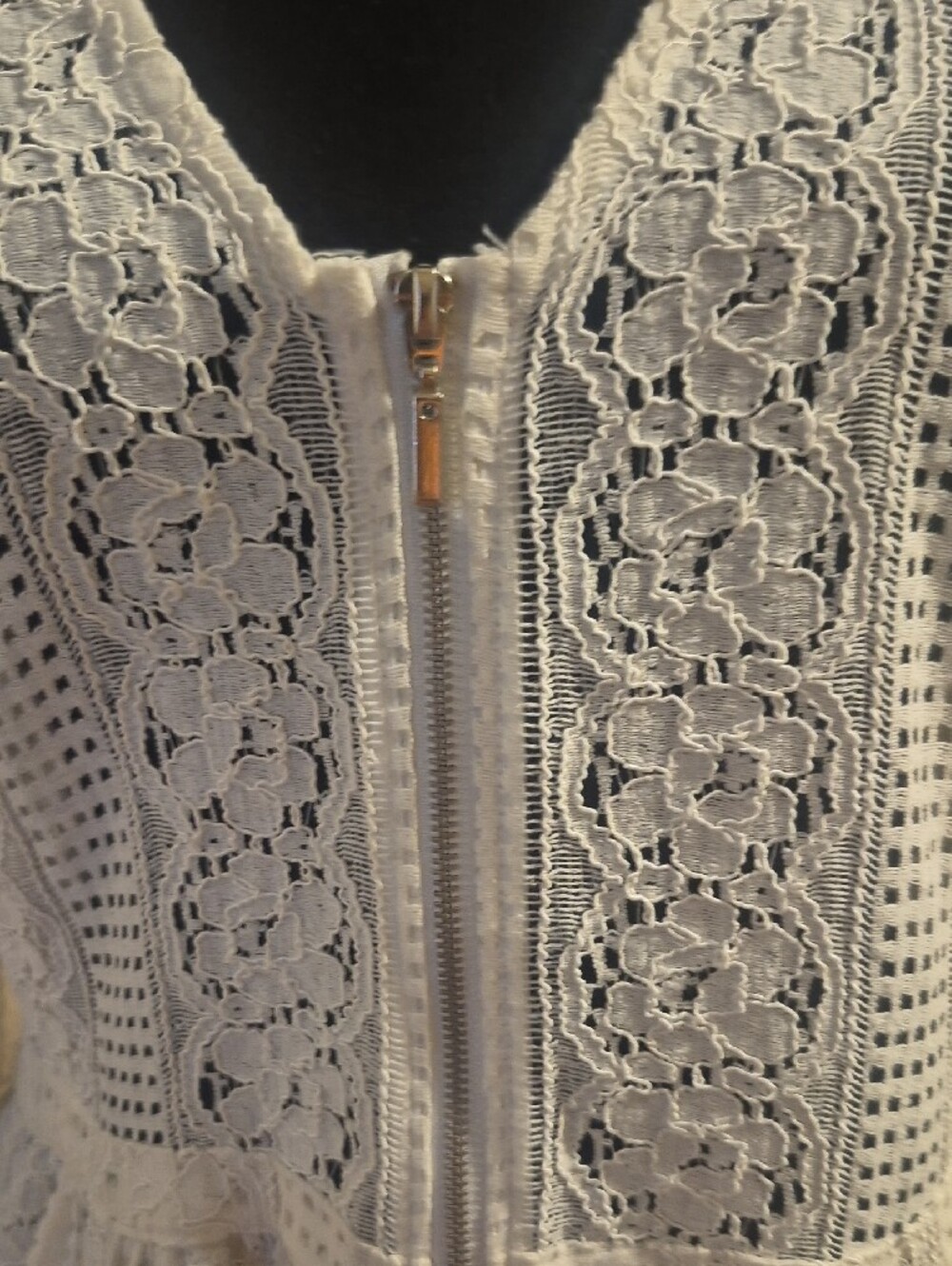 VENUS White Lace Zip-Front Tunic with Flared Sleeves - Picture 10 of 11